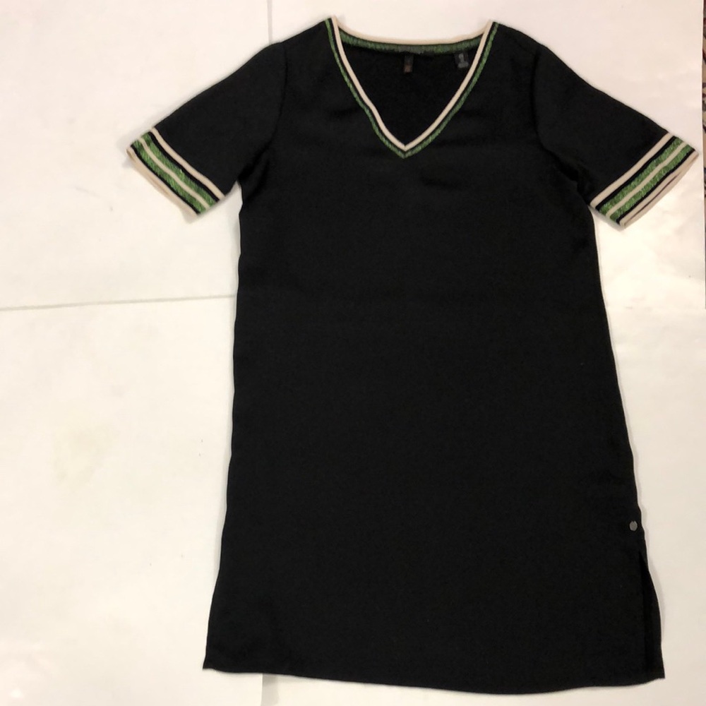 Scotch & Soda XS Dress Black V-neck Short sleeve Green Cream Trim Split Hem NWOT